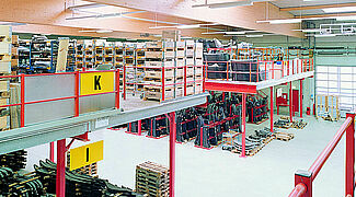 Mezzanine floor by OHRA