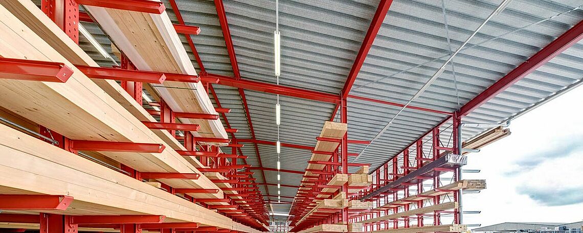 Cantilever racking with roof